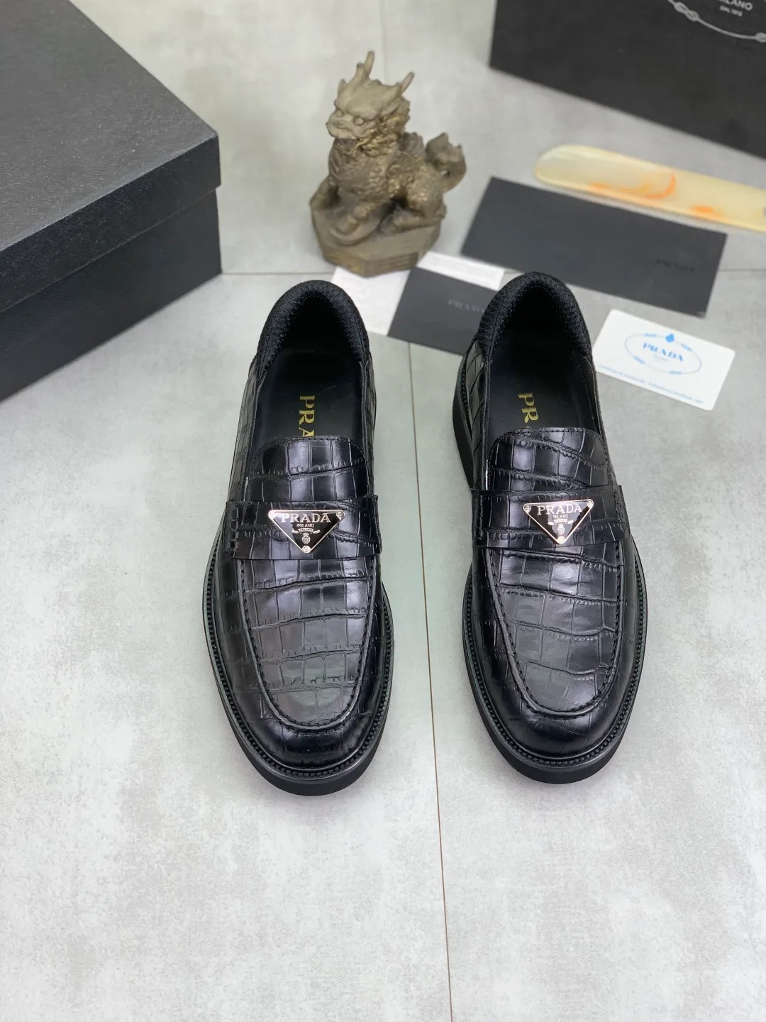 Men's shoes 💰P480 new style 💰 💎💎💎 water-dyed cow lining original order quality PRADA —🆘.Prada original purchase agent, high-end business leather shoes, fabric: imported from Italy cowhide material ➕ water-dyed cow lining/cowhide lining ➕ special original outsole, fine workmanship, real thing ^_^ Photographed 🎬size: 39-44